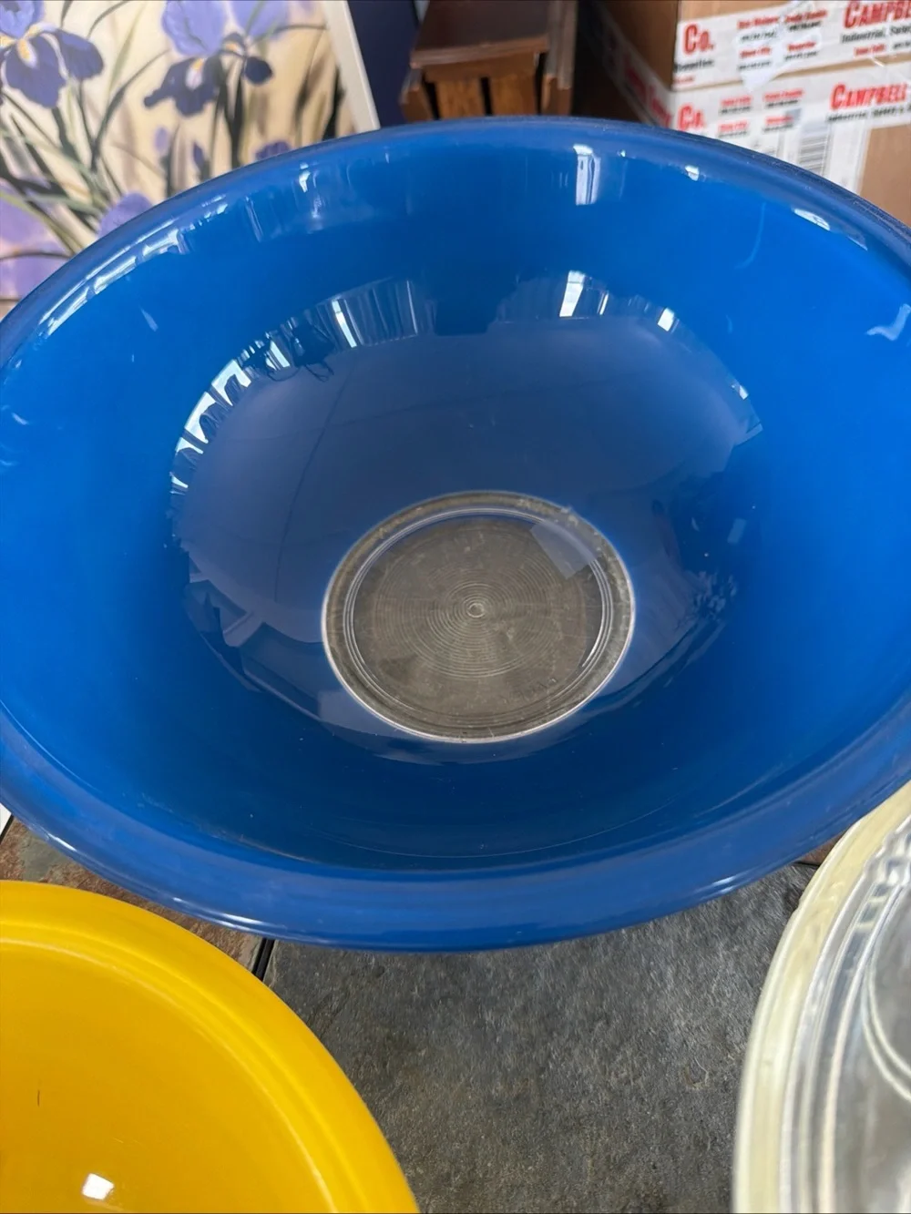 Vintage Blue and Yellow Pyrex Glass Mixing Bowls with Glasbake Queen Anne Casse